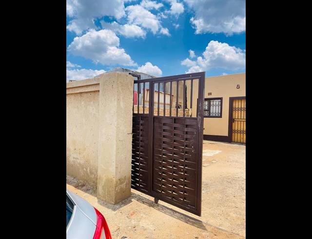 3 BEDROOM HOUSE FOR SALE IN RONDEBULT